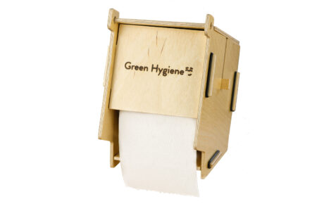 Toilettenpapierspender aus Holz mit der Aufschrift "Green Hygiene"
